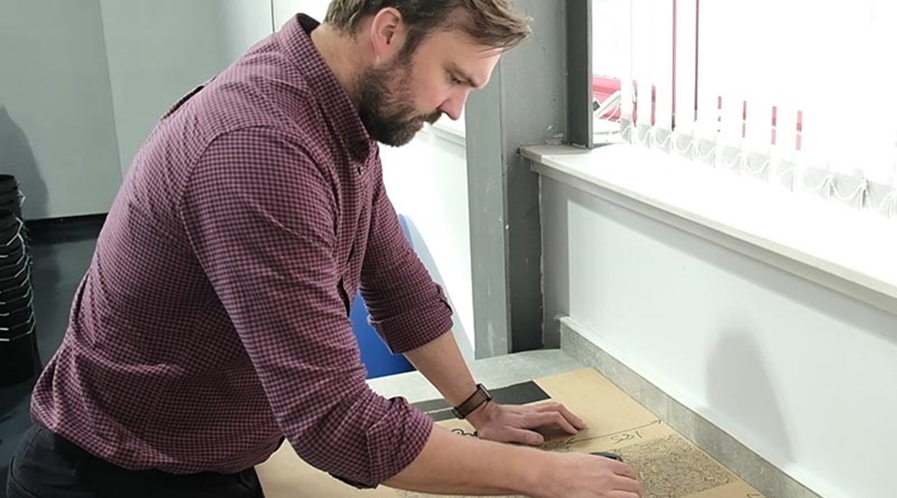 Corrugated packaging colour matching process using photospectometer