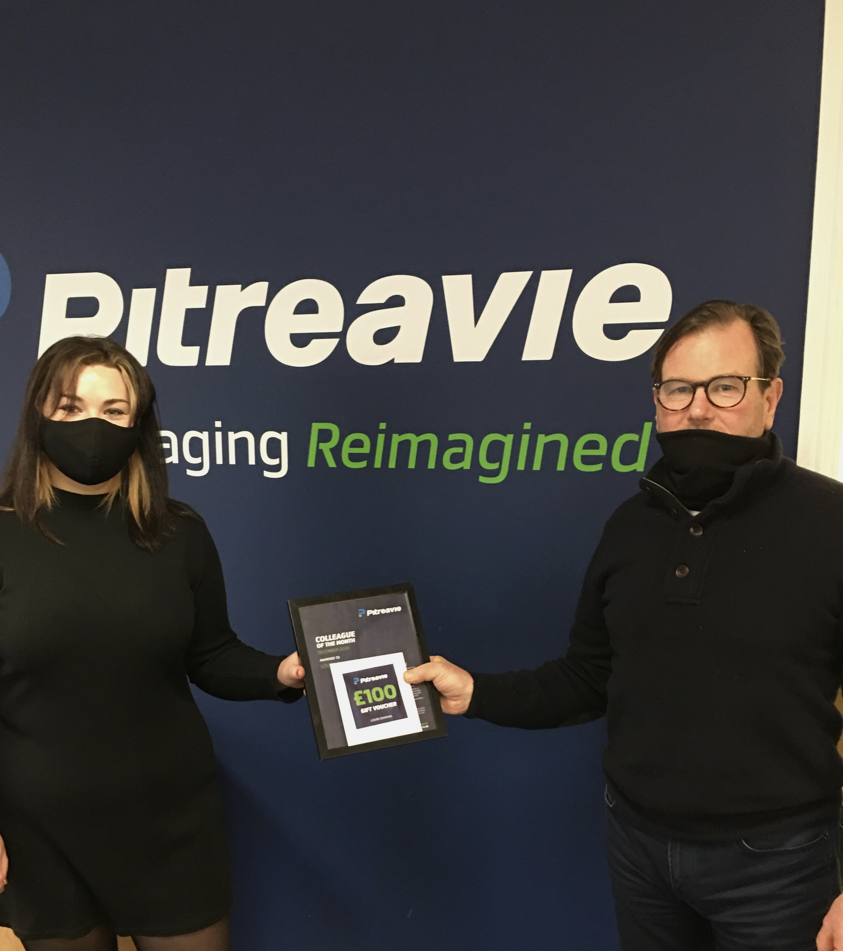 pitreavie packaging colleague of the month winner Louise Diamond with director stephen heslop